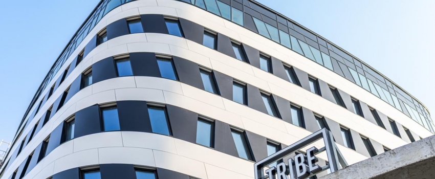 Új Tribe Hotel nyílt a budapesti repülőtéren